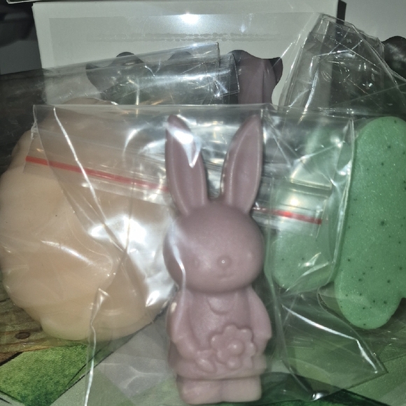 Soaps Of The Season -Handcrafted-3 Piece Set - Picture 2 of 5